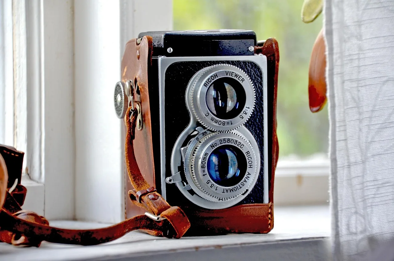 old, camera, ricoh, old camera, classic, oldtimer, retro, vintage, nostalgia, nostalgic, camera, camera, camera, camera, camera. Visual verification methods compared, from reverse search to metadata